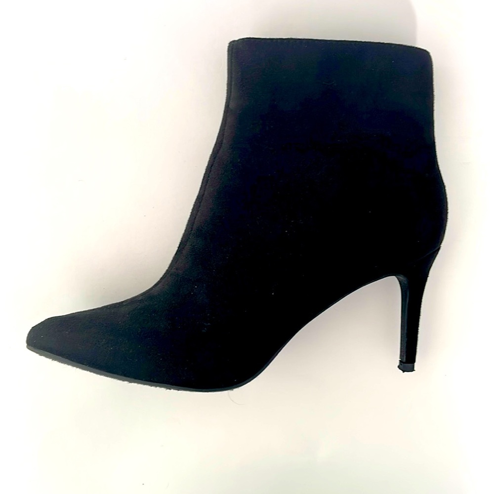 Red delicious booties.